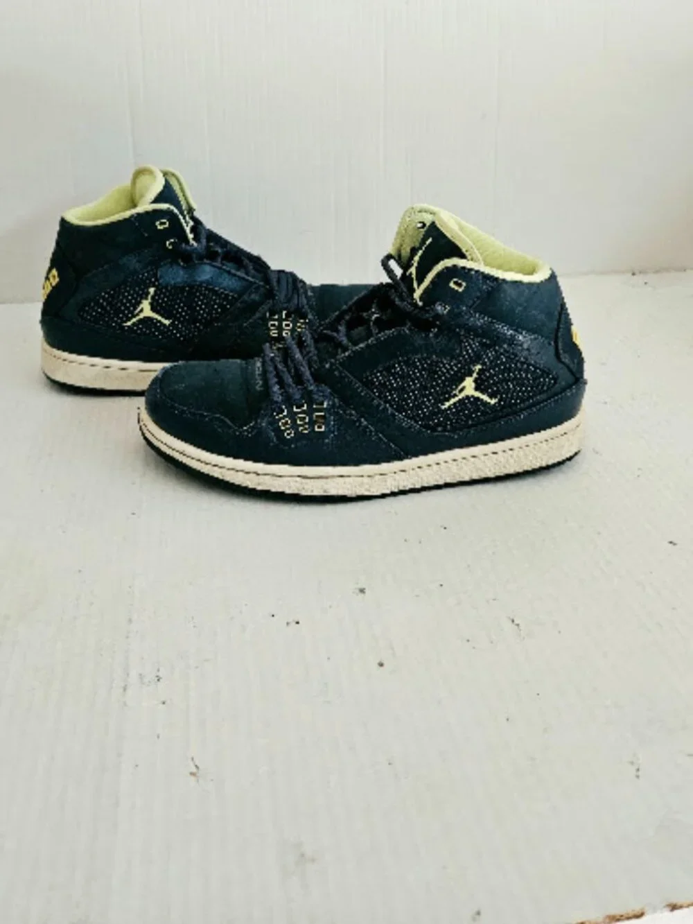 Nike Jordan 1 Flight Squadron Blue Yellow Men’s Sneakers 372704-415 Size 8